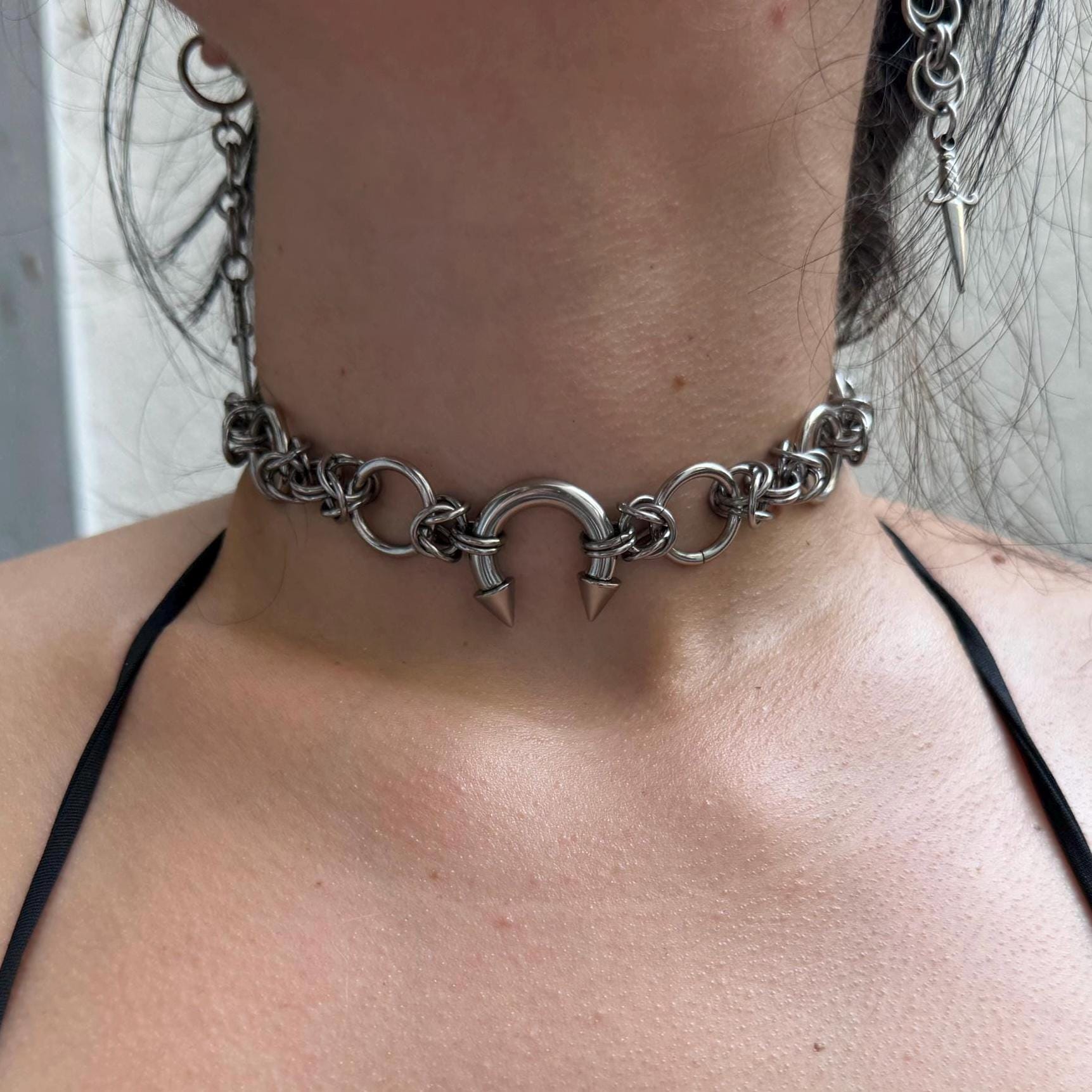 Derailed Choker
